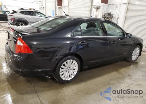 2010 Ford Fusion Hybrid z USA, uszkodzony, nr VIN 3FADP0L35AR429046